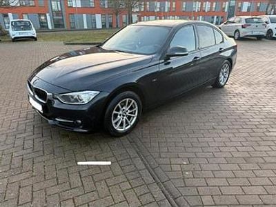 Second-hand BMW 316 Sport Line 135 CP (99 kW) 2013 Negru Berlinǎ