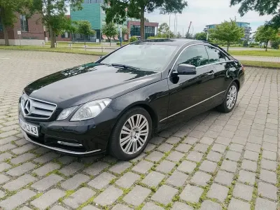 Gebraucht Mercedes E200 184 PS (135 kW) 2013 Schwarz Coupé