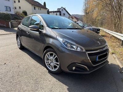 Gebraucht Peugeot 208 Signature Sky 83 PS (61 kW) 2019 Grau Kleinwagen
