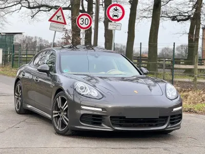 Begagnad Porsche Panamera Sport 250 HK (183 kW) 2014 Grå Halvkombi