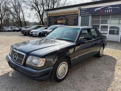 Second-hand Mercedes E200 Sportline 118 CP (86 kW) 1990 Negru Berlinǎ