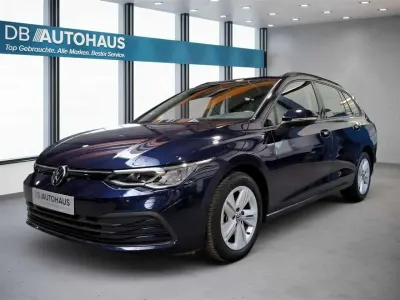 Used VW Golf VIII Life 110 HP (80 kW) 2024 Blue Estate