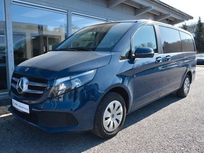 Mercedes V220