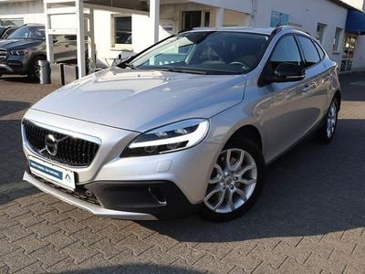 Gebraucht Volvo V40 CC Plus 152 PS (111 kW) 2017 Bright silver metallic Kombi