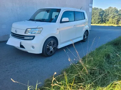 Gebraucht Daihatsu Materia 100 PS (73 kW) 2009 Weiß Van / Kleinbus
