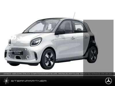 Używany Smart ForFour Electric Drive 60 kW (82 KM) 2021 Biały Sedan/Limuzyna