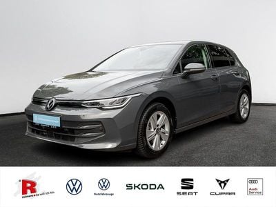 Grau Gebraucht 2024 VW Golf VIII Life | 25.230 € (Guter Preis)