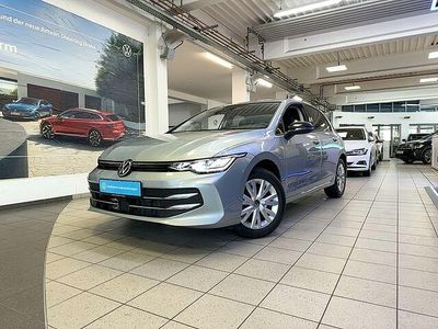 Gebraucht VW Golf VIII Life 150 PS (110 kW) 2025 Oyster silver metallic Limousine