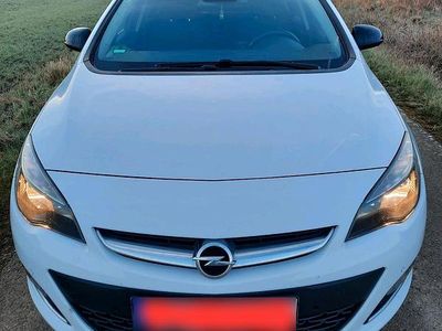 Gebraucht Opel Astra 140 PS (102 kW) 2013 Weiß Kleinwagen
