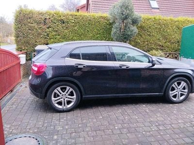 Gebraucht Mercedes GLA200 156 PS (114 kW) 2014 Violet SUV