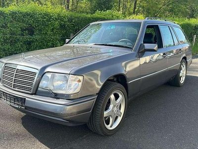 Usata Mercedes E320 220 CV (161 kW) 1994 Grigio Station wagon