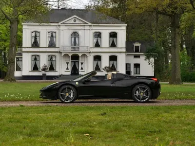Second-hand Ferrari 458 566 CP (416 kW) 2013 Negru Cabrio