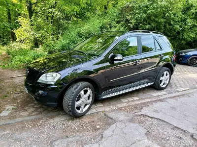 Gebraucht Mercedes ML350 224 PS (164 kW) 2007 Schwarz SUV