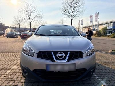 Gebraucht Nissan Qashqai 150 PS (110 kW) 2012 Silber SUV