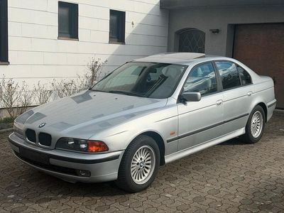 Gebraucht BMW 528 193 PS (141 kW) 1996 Silber Limousine