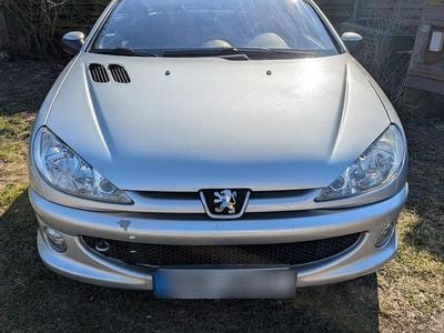 Gebraucht Peugeot 206 CC 109 PS (80 kW) 2004 Silber Cabrio
