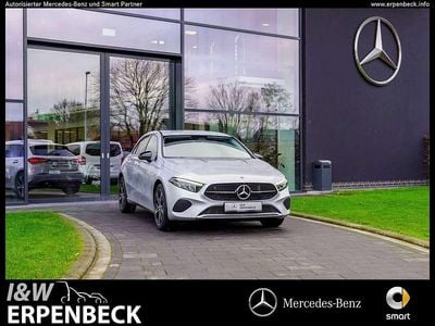 Gebraucht Mercedes A200 Night 163 PS (119 kW) 2023 Iridiumsilber Limousine