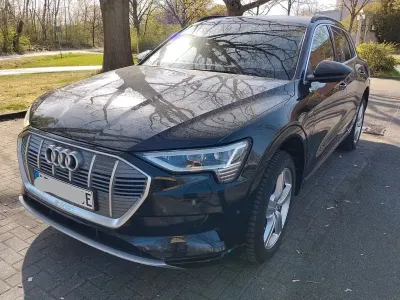 Usata Audi e-tron Sport 300 kW (408 CV) 2019 Nero SUV