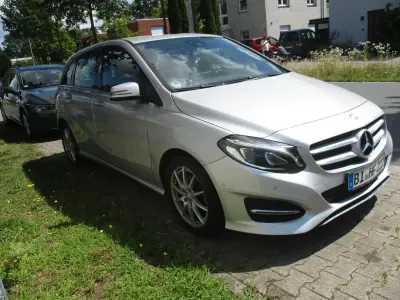 Gebraucht Mercedes B200 Urban 136 PS (100 kW) 2016 Silber Kleinwagen