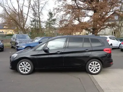 Gebraucht BMW 218 Gran Tourer Sport Line 150 PS (110 kW) 2022 Schwarz Van / Kleinbus