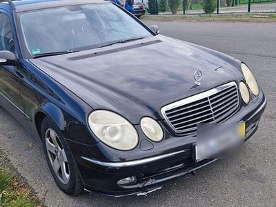 Mercedes E280