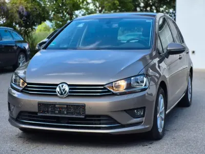 Używany VW Golf Sportsvan LOUNGE 125 KM (91 kW) 2016 Złoty Minivan