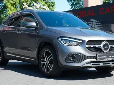 Gebraucht Mercedes GLA250 Progressive 218 PS (160 kW) 2021 Mountaingrau SUV