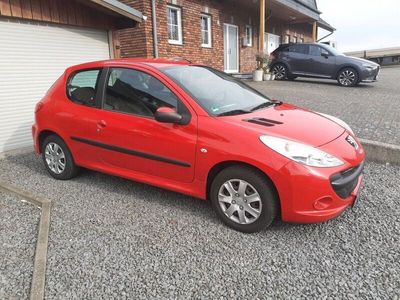 gebraucht Peugeot 206+ 206+ 7/2011 AHK und Klima