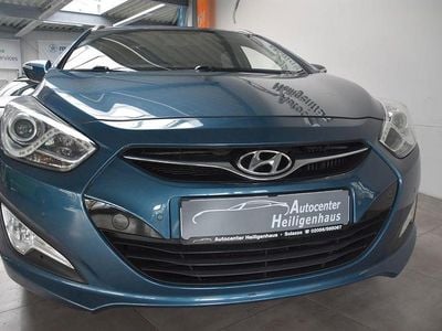 Gebraucht Hyundai i40 Style 136 PS (100 kW) 2012 Blau Kombi