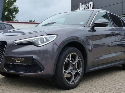 Grau Gebraucht 2019 Alfa Romeo Stelvio Super SUV | 22.240 € (Fairer Preis)