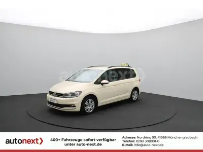 Gebraucht VW Touran 150 PS (110 kW) 2025 Hellelfenbein Van / Kleinbus