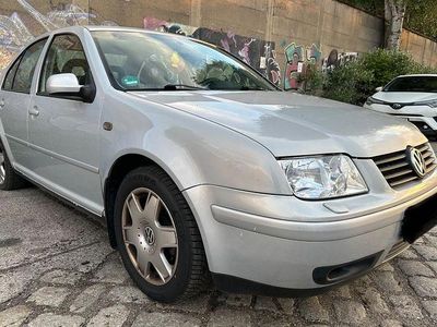 Usata VW Bora Comfortline 105 CV (77 kW) 2000 Argento Berlina