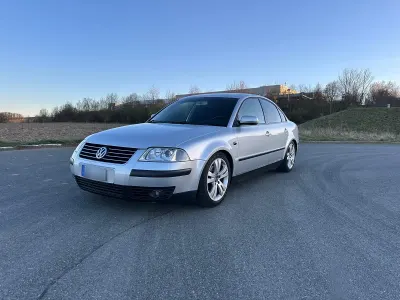 Gebraucht VW Passat 101 PS (74 kW) 2003 Silber Limousine