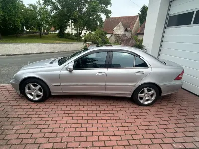 Gebraucht Mercedes C320 Avantgarde 218 PS (160 kW) 2003 Silber Limousine