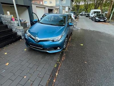 Toyota Auris Hybrid