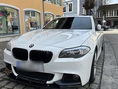 Gebraucht BMW 550 407 PS (299 kW) 2011 Weiß Limousine