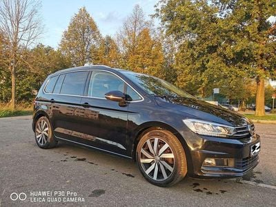 Gebraucht VW Touran Highline 150 PS (110 kW) 2019 Schwarz Van / Kleinbus