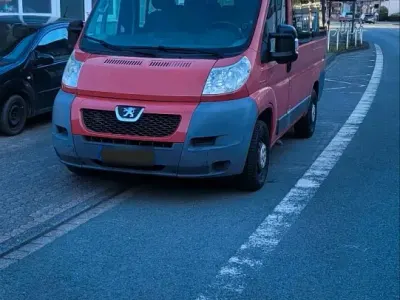 Gebraucht Peugeot Boxer 120 PS (88 kW) 2010 Rot Van