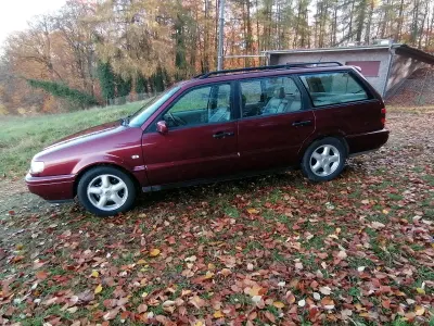Gebraucht VW Passat 115 PS (84 kW) 1995 Rot Kombi
