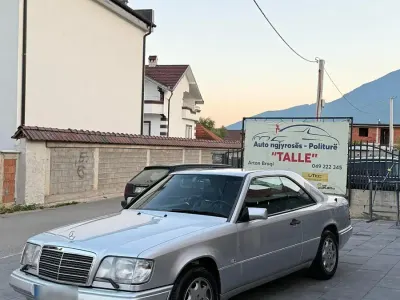 Gebraucht Mercedes E320 220 PS (161 kW) 1995 Silber Coupé