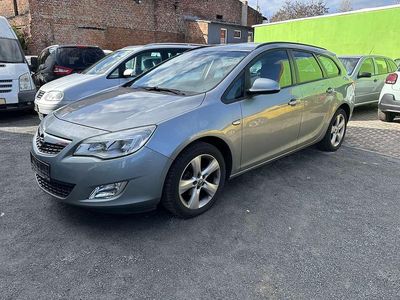 Gebraucht Opel Astra Edition 116 PS (85 kW) 2011 Grün Kombi