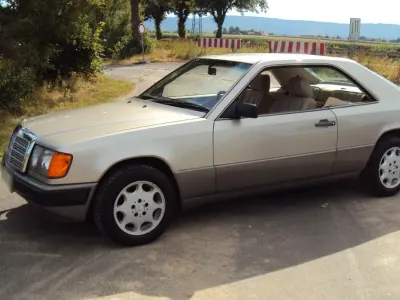 Gebraucht Mercedes 230 132 PS (97 kW) 1987 Gold Coupé