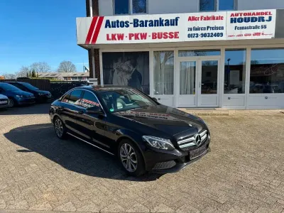Gebraucht Mercedes C350e 211 PS (155 kW) 2015 Schwarz Limousine
