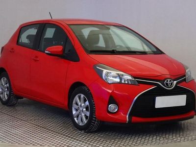 Gebraucht Toyota Yaris Comfort 69 PS (50 kW) 2016 Rot Limousine