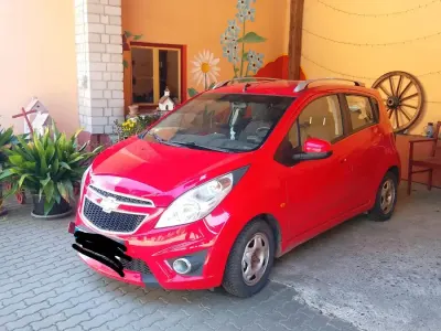 Gebraucht Chevrolet Spark 80 PS (58 kW) 2010 Rot Kleinwagen