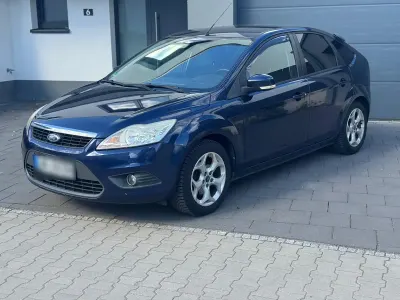 Second-hand Ford Focus Viva 101 CP (74 kW) 2011 Albastru Hatchback