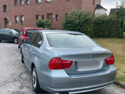 Gebraucht BMW 318 143 PS (105 kW) 2009 Blau Limousine