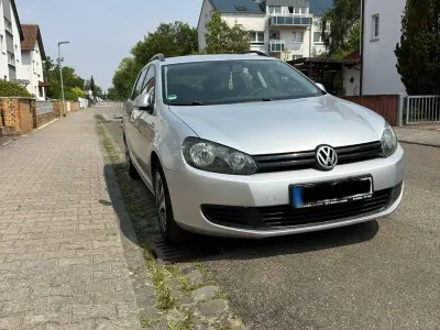 Gebraucht VW Golf VI Comfortline 105 PS (77 kW) 2010 Grau Kombi