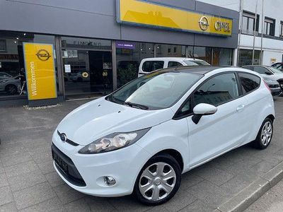 Gebraucht Ford Fiesta Champions Edition 60 PS (44 kW) 2012 Weiß Kleinwagen