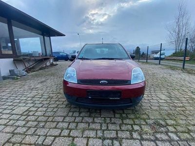 Gebraucht Ford Fiesta Ghia 69 PS (50 kW) 2002 Rot Kleinwagen